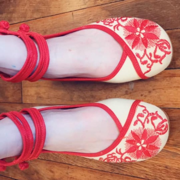 Womens white/red Chinese sandals, sz 7 - Picture 5 of 6